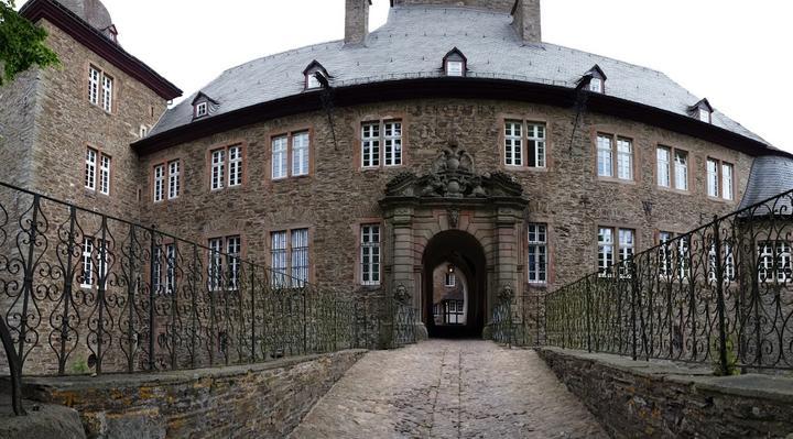 Hotel Burg Schnellenberg